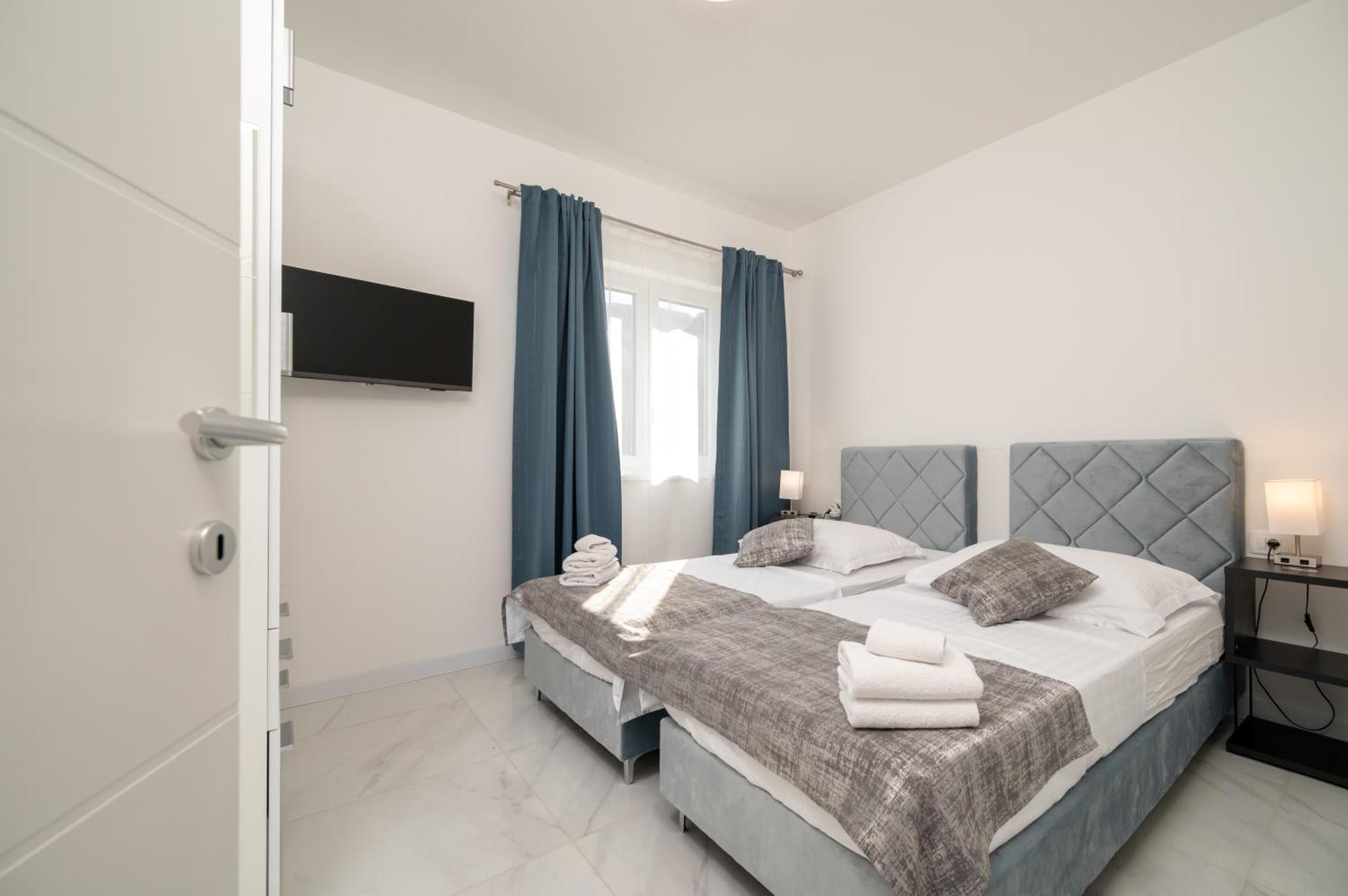 Apartments Filipo Trogir Luaran gambar